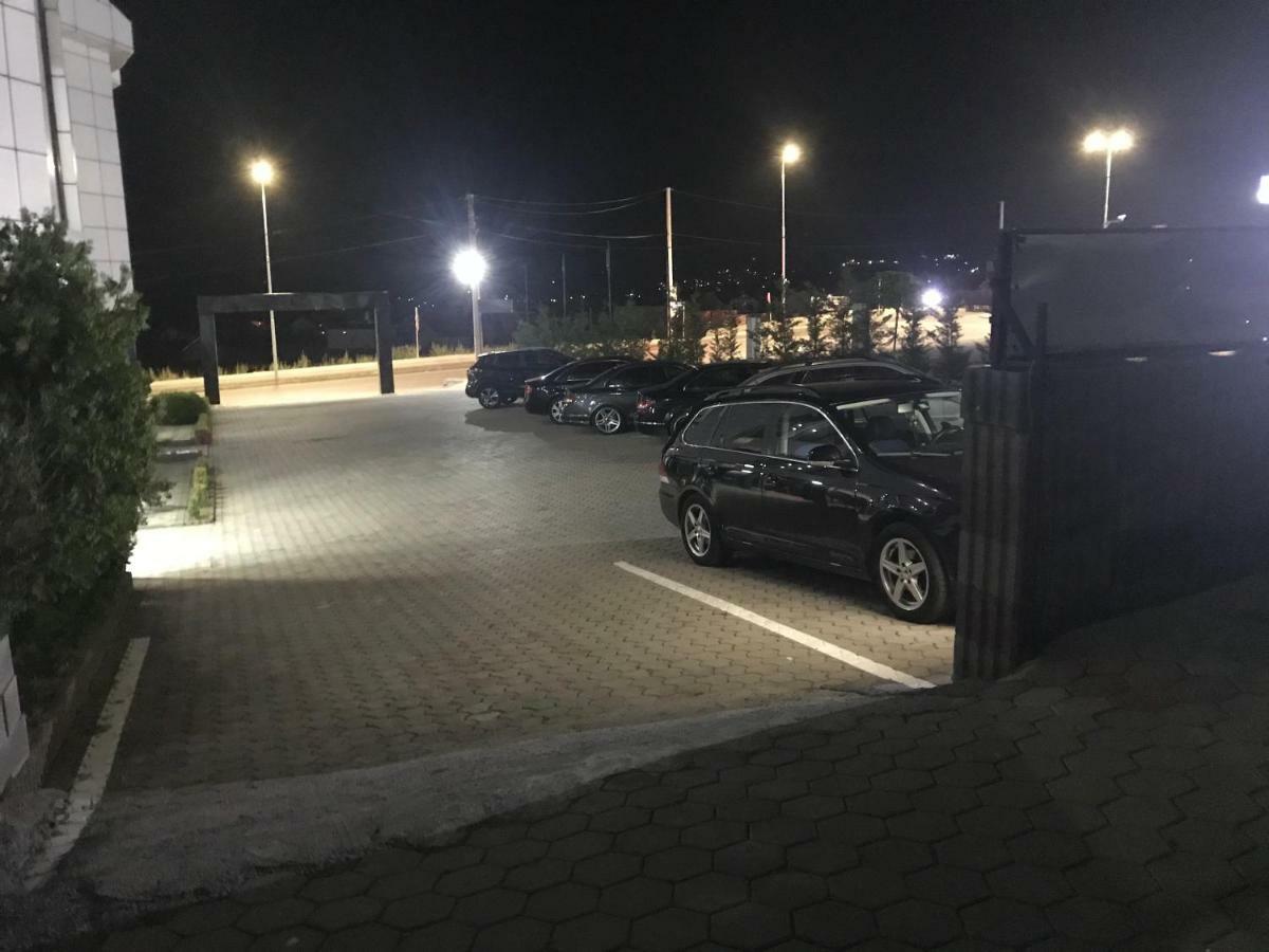 Hotelwhite Gjilan Dış mekan fotoğraf
